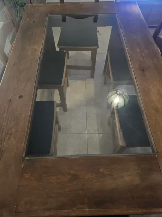 Mesa de comedor de madera