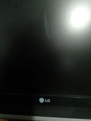 Lote 2 TV Monitor, 1 monitor e una TV LED