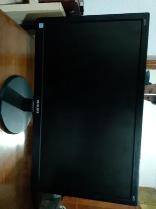 Lote 2 TV Monitor, 1 monitor e una TV LED