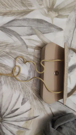 Bolso de fiesta beige con pedrería