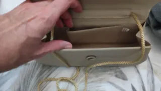 Bolso de fiesta beige con pedrería