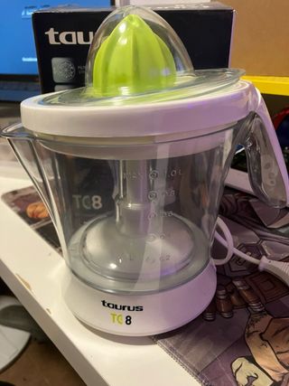 Exprimidor Taurus TC8