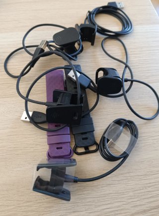 Lote Fitbit: Pulseras y Cargadores