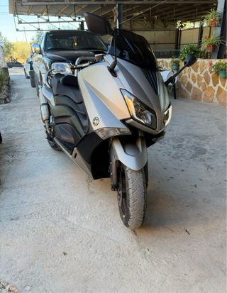 Yamaha TMAX 530