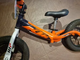 Bici de equilibrio KTM para niños
