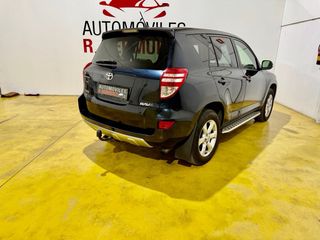 Toyota RAV4 2011