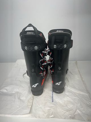 Botas de esquí Nordica machine año 2023.