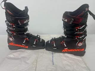 Botas de esquí Nordica machine año 2023.
