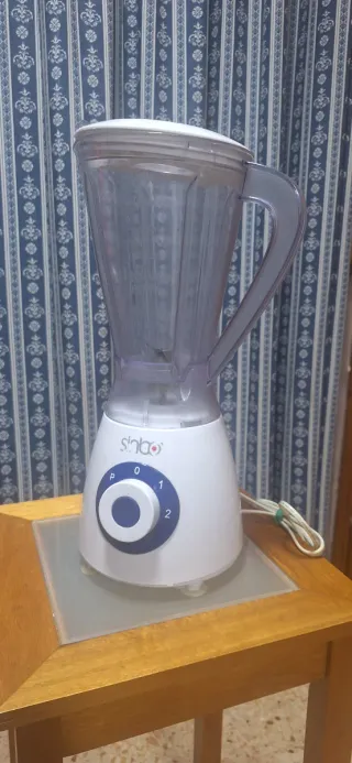 Licuadora Sinbo Blanca