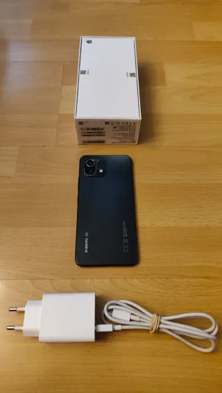 *NUEVO* Xiaomi 11 + cargador + funda
