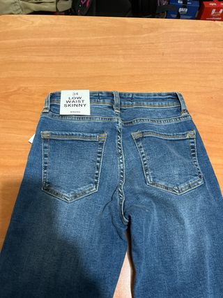 Pantalón vaquero Bershka Talla 34