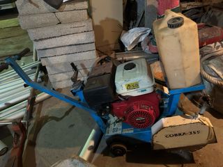 Material y maquinaria de construcción.