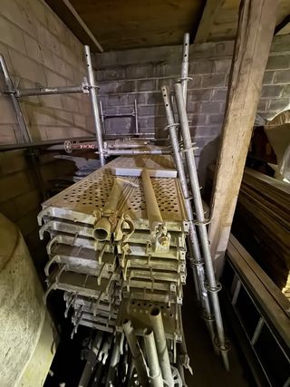 Material y maquinaria de construcción.