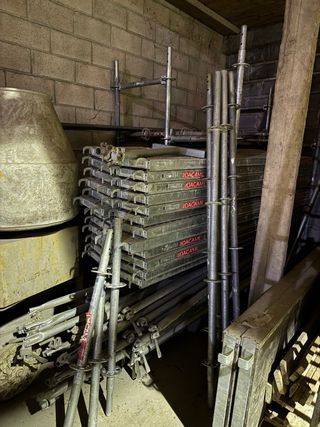 Material y maquinaria de construcción.