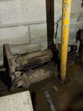 Material y maquinaria de construcción.