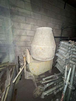 Material y maquinaria de construcción.