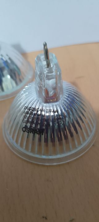 Lámparas Halógenas 12V GU5.3 (1 € unidad).