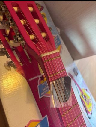 Guitarra rosa para niña