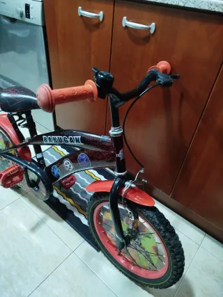 Bicicleta infantil Bakugan
