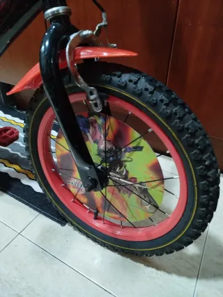 Bicicleta infantil Bakugan