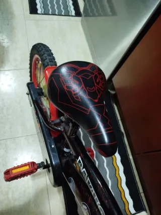 Bicicleta infantil Bakugan