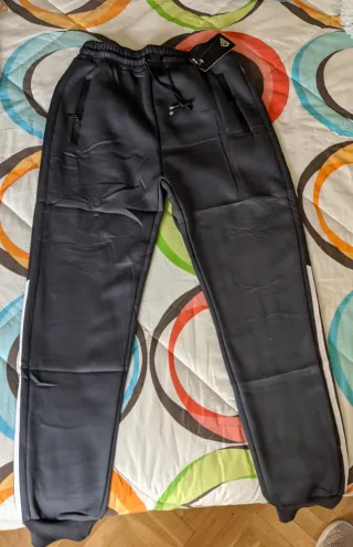 Pantalón chándal negro talla M
