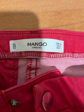 Pantalón vaquero Mango rojo talla L