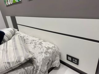 Cabecero y mesitas de noche