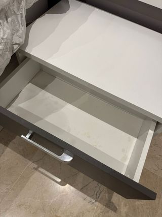 Cabecero y mesitas de noche