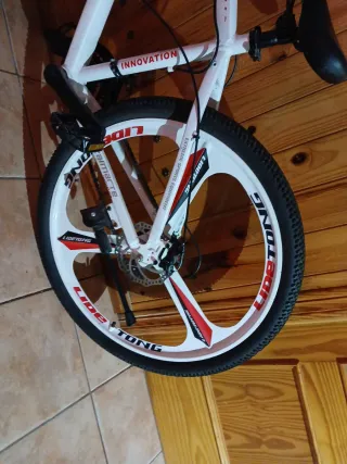 Bicicleta Montaña Blanca con muy poco uso