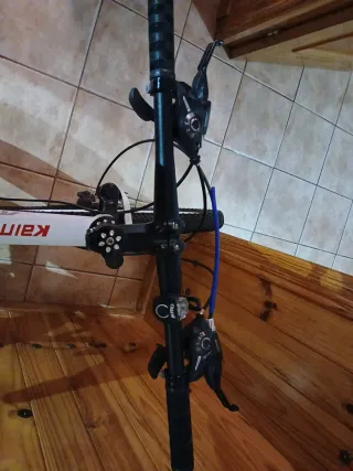 Bicicleta Montaña Blanca con muy poco uso