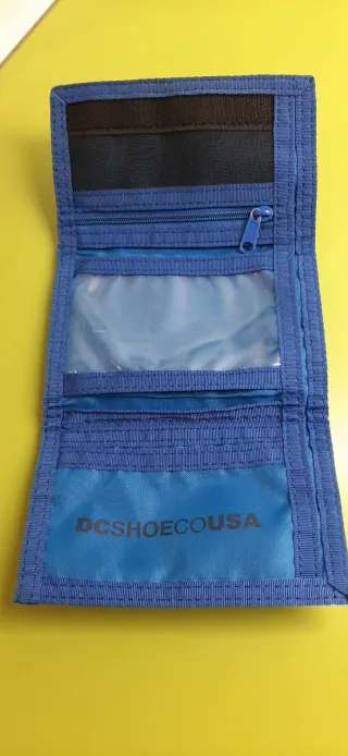 Cartera DC Shoes Azul en perfecto estado