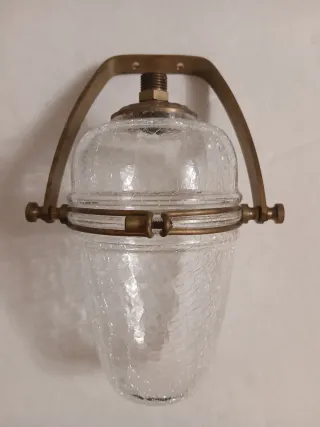 Aplique de pared antiguo de latón y cristal