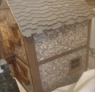 Casa de muñecas rústica de madera