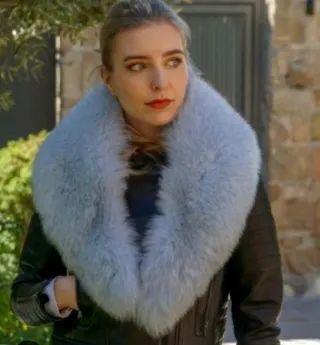 Estola de pelo gris nueva