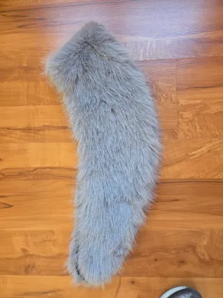 Estola de pelo gris nueva