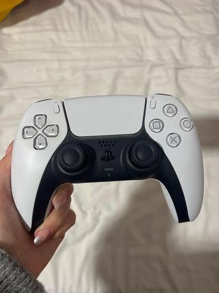 PlayStation 5 CON CAJA y 2 MANDOS