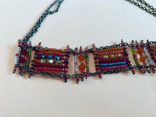 Collar Choker multicolor de abalorios