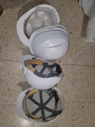 4 Cascos de seguridad construcción