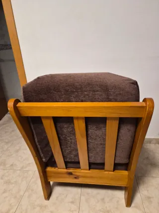Butaca sillón marrón tela y madera