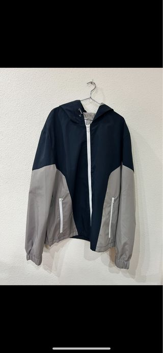 Chaqueta Cortavientos Negra y Gris