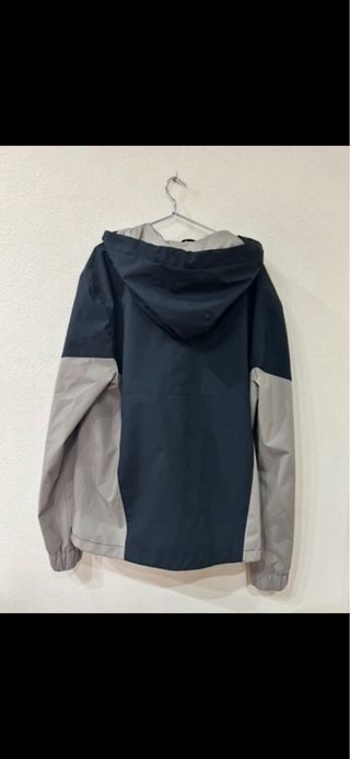 Chaqueta Cortavientos Negra y Gris