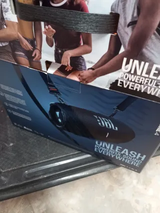 Altavoz JBL Xtreme 4 Negro Poco Uso correas y caja