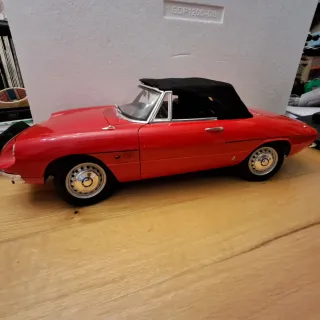Alfa Romeo Spider Duetto 1600 1/8