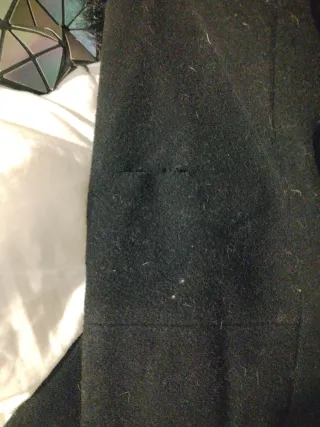 Chaqueta H&M negra con cuello peludo