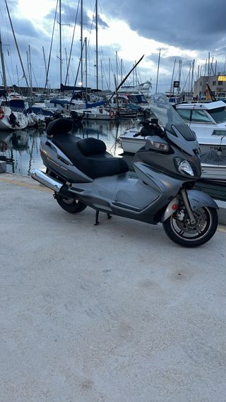 Burgman 650 Executive 2500€ no negociable