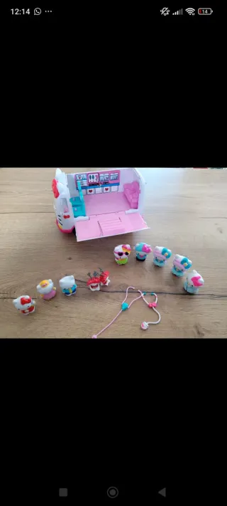 Coche de Hello Kitty