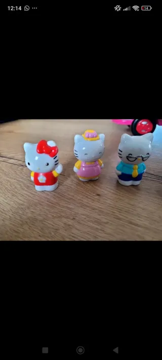 Coche de Hello Kitty