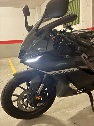 Yamaha YZF R125 Negra