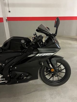 Yamaha YZF R125 Negra